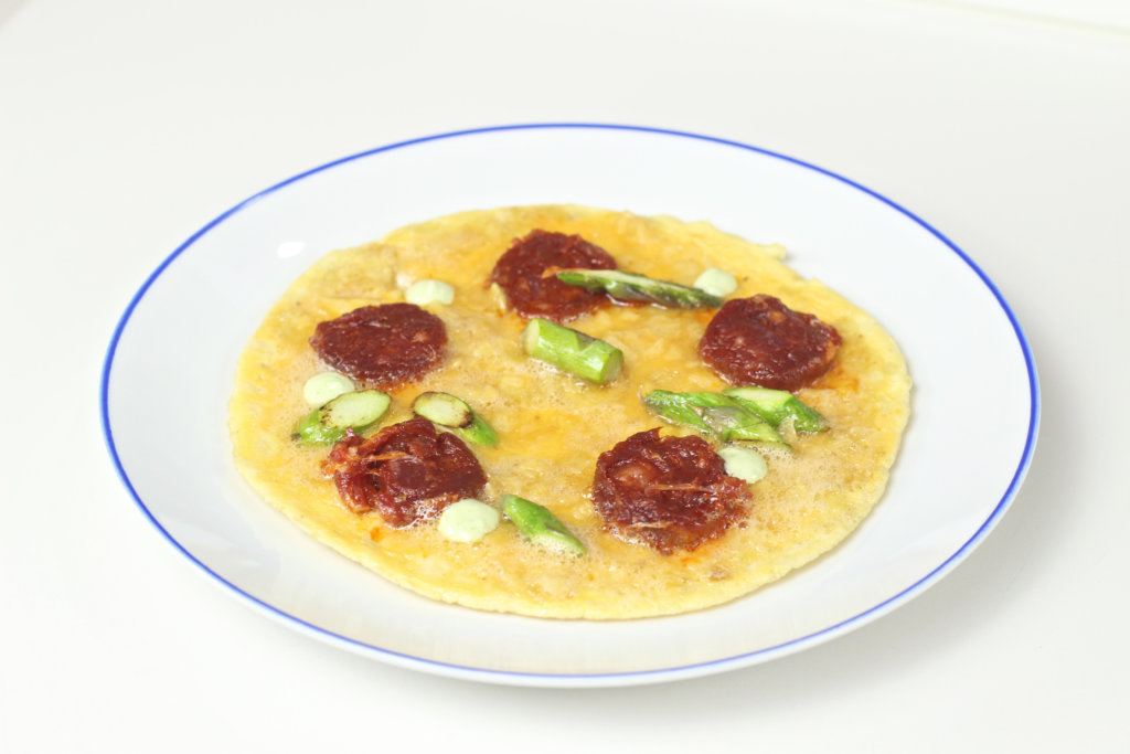 Tortilla vaga de Longaniza Joselito con emulsion de hiberas. Recetas con longaniza.