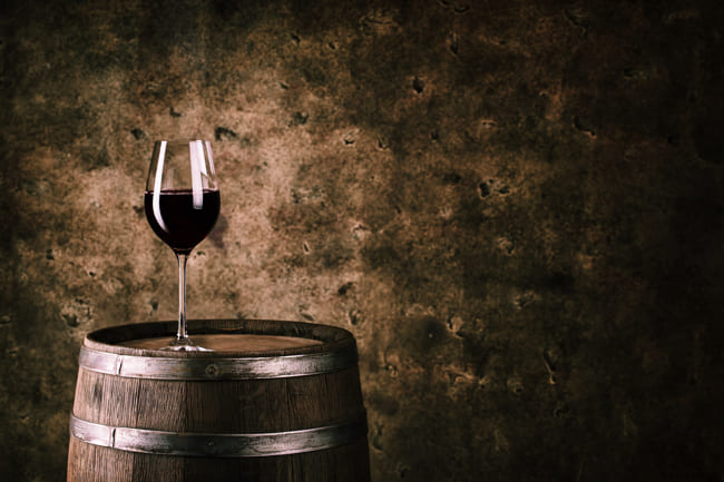 ¿Qué propiedades tiene el vino tinto?